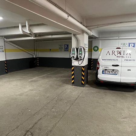 Hotel Arnia Яш Екстериор снимка