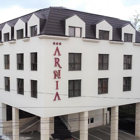 Hotel Arnia Яш Екстериор снимка
