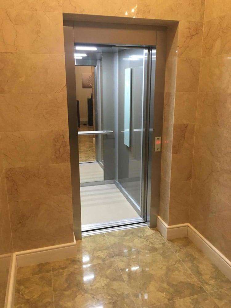 Hotel Arnia Яш Екстериор снимка
