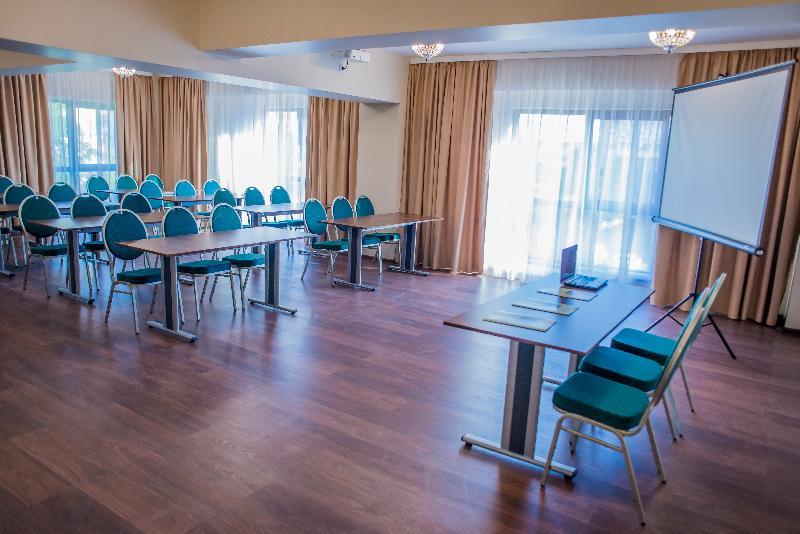 Hotel Arnia Яш Екстериор снимка