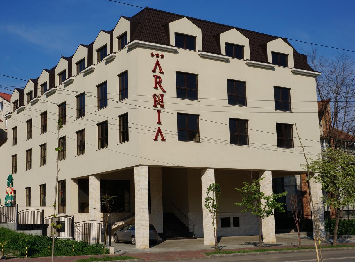 Hotel Arnia Яш Екстериор снимка