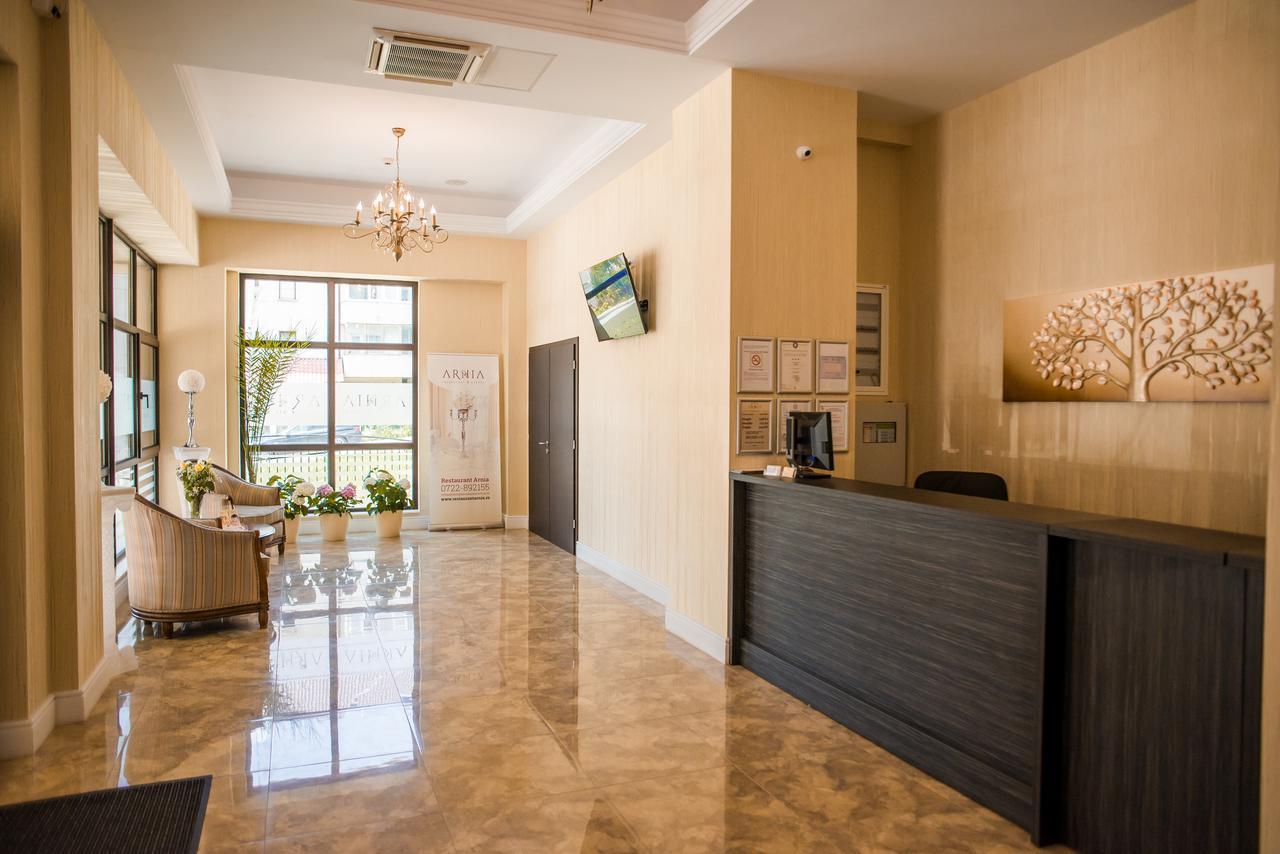 Hotel Arnia Яш Екстериор снимка