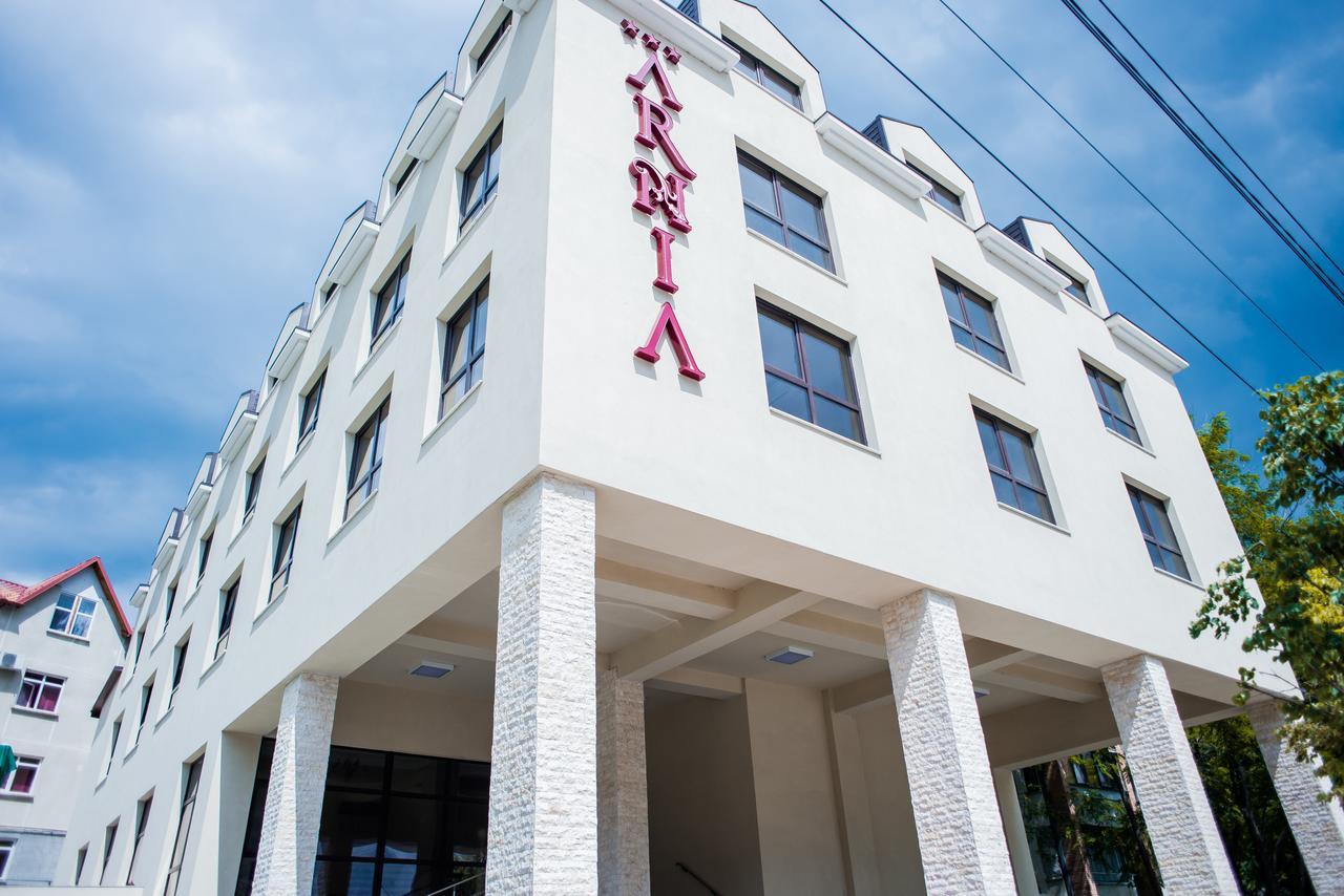 Hotel Arnia Яш Екстериор снимка